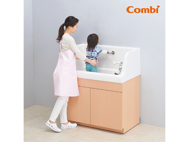 【保育施設向け設備】Combi コンパクト沐浴ユニットMU31