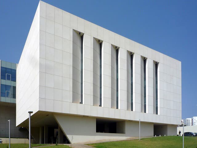 【大判パネル&amp;施工システムあり】外壁用アルミハニカムパネル「Alucoil」