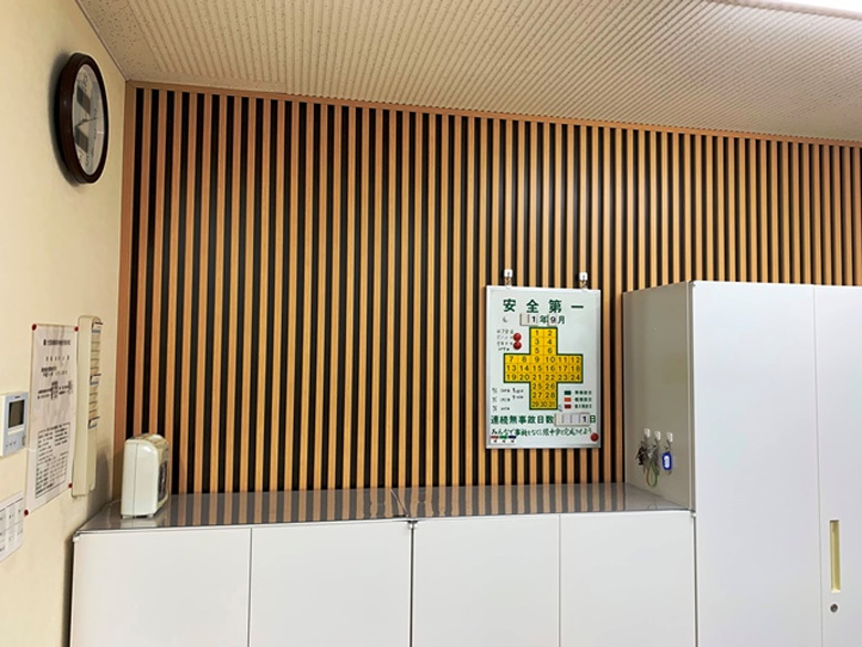 メタルウッドストライプ