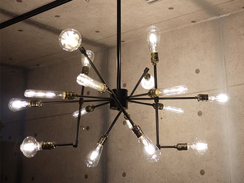 おしゃれな電球×16個搭載シャンデリア/でんらい