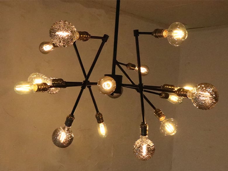 おしゃれな電球×16個搭載シャンデリア/でんらい