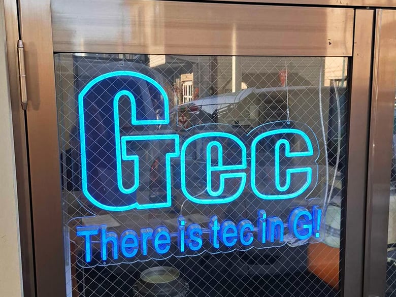 デザイン自由、大きさも自由なオーダーネオン!/でんらい