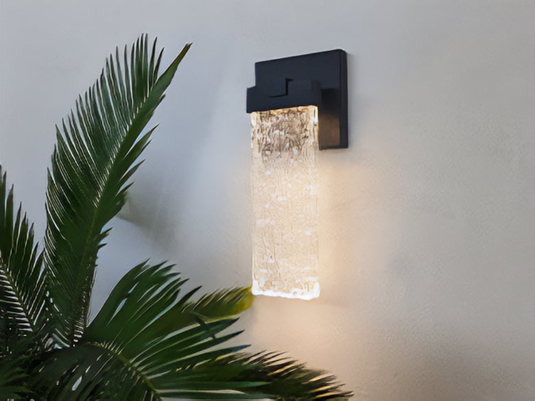 光る滝のイメージ!ブラケットライト