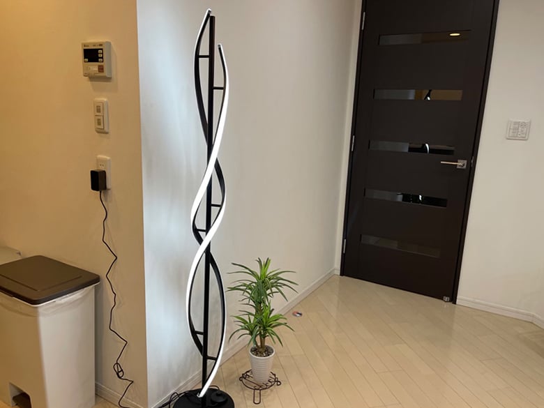 スパイラルなタワースタンドライト