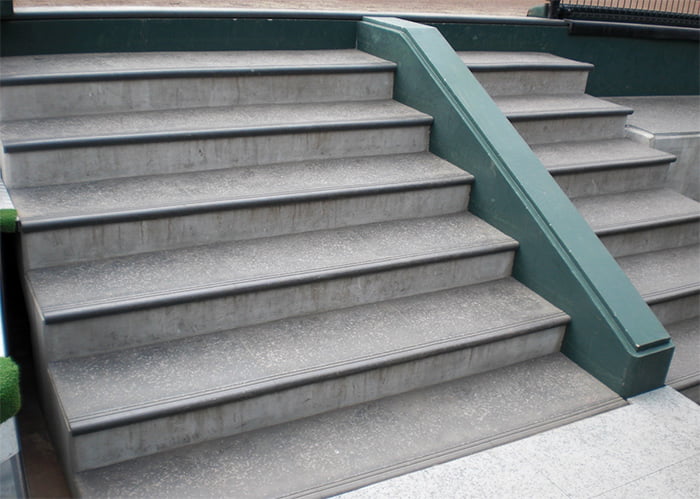 ゴムタイル アストロフェース シードスパイク階段用