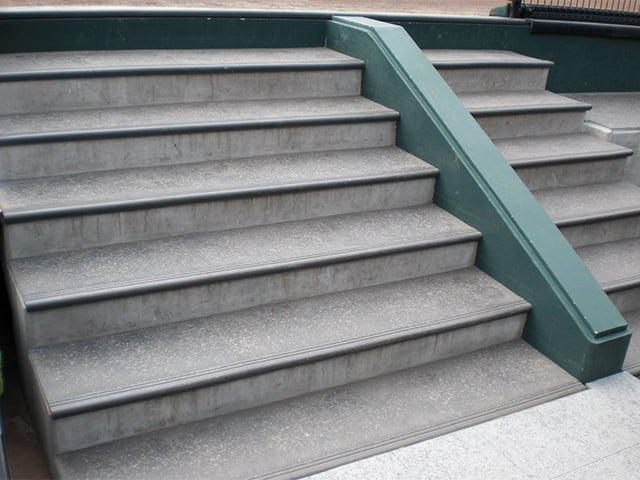 ゴムタイル アストロフェース シードスパイク階段用