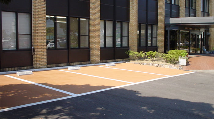 K-グランドコート 瓦骨材利用断熱性すべり止め薄層舗装/株式会社エコシステム