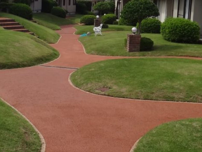 K-グランドC 瓦骨材利用透水・保水性舗装