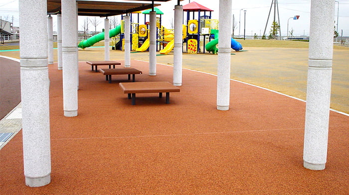 K-グランドR 瓦骨材利用透水性樹脂舗装