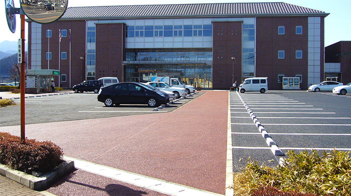 K-グランドR 瓦骨材利用透水性樹脂舗装