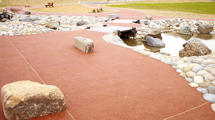 K-グランドR 瓦骨材利用透水性樹脂舗装