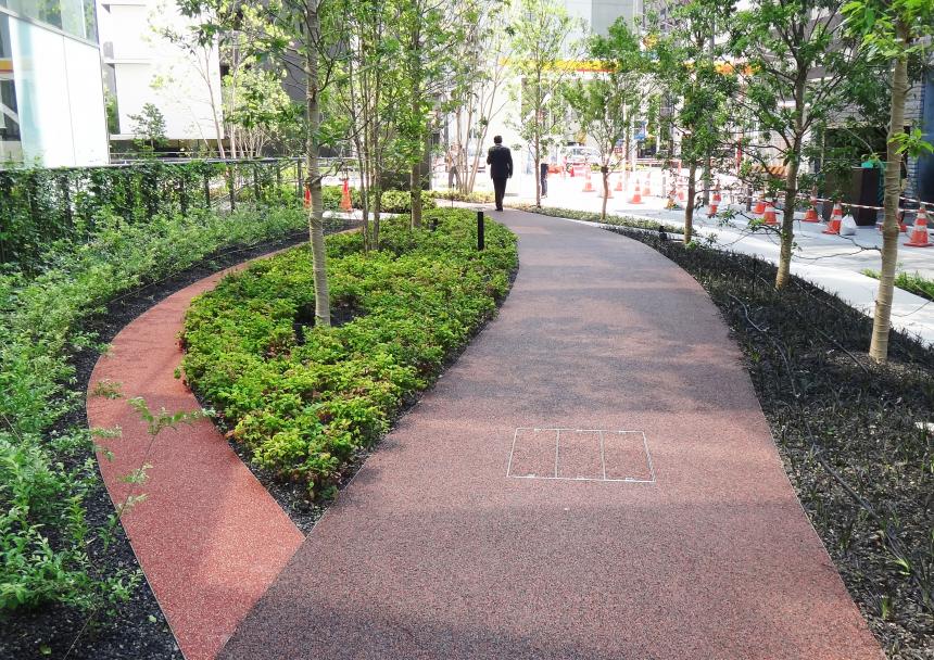 K-グランドR 瓦骨材利用透水性樹脂舗装