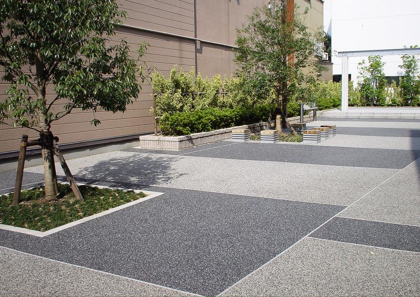 K-グランドR 瓦骨材利用透水性樹脂舗装
