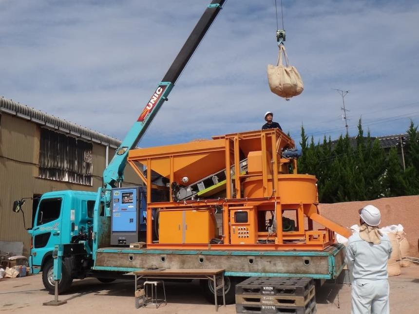 車載式生コンプラント「モバコン」