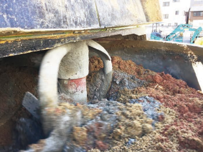 車載式生コンプラント「モバコン」