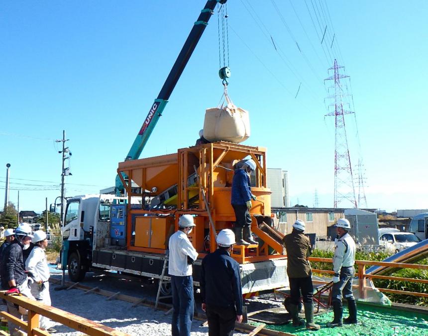 車載式生コンプラント「モバコン」