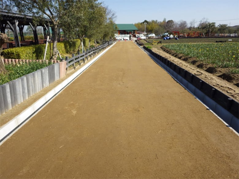 竹チップ舗装材