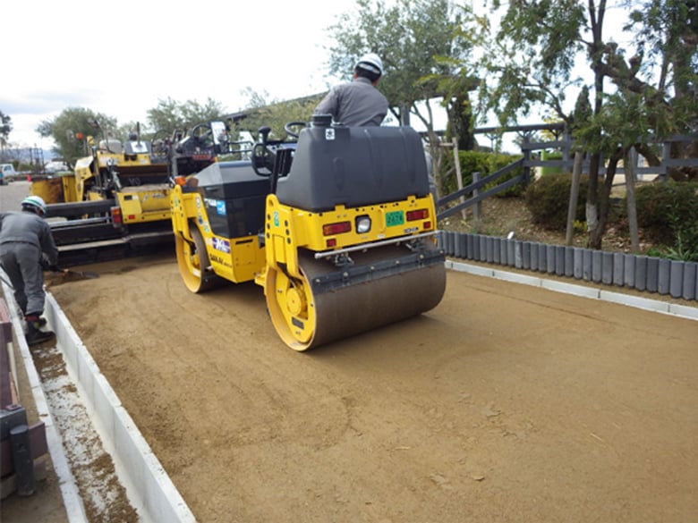 竹チップ舗装材