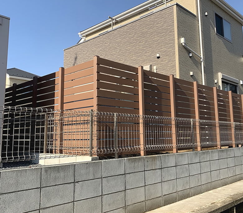 【人工木材フェンス材】100×11×1800mm/株式会社エコウッド