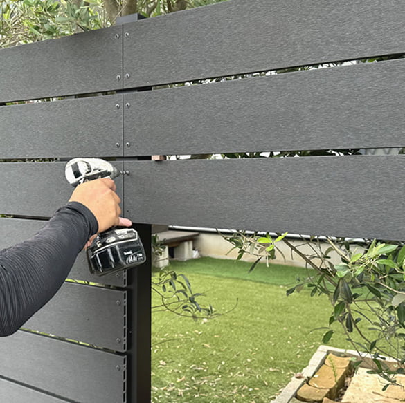 【人工木材フェンス材】140×15×2000mm/株式会社エコウッド