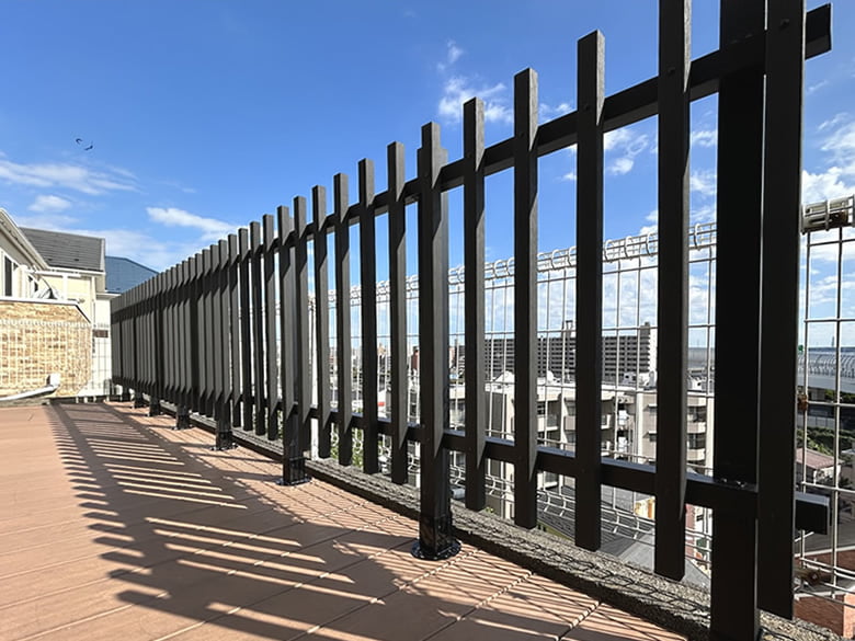 【人工木縦格子材】40×30×1810mm/株式会社エコウッド