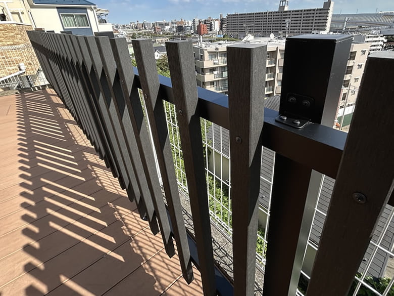 【人工木縦格子材】40×30×1810mm/株式会社エコウッド