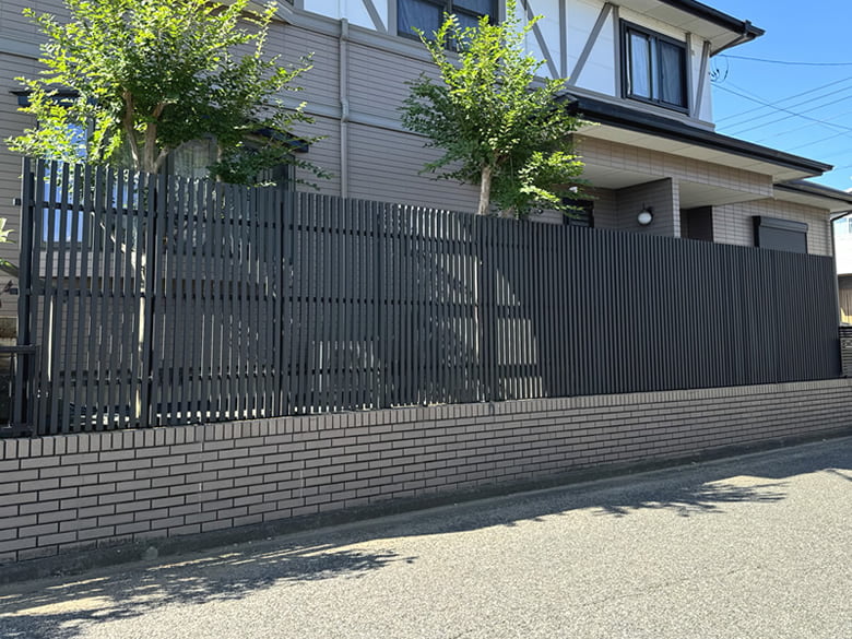 【人工木縦格子材】40×30×1810mm/株式会社エコウッド