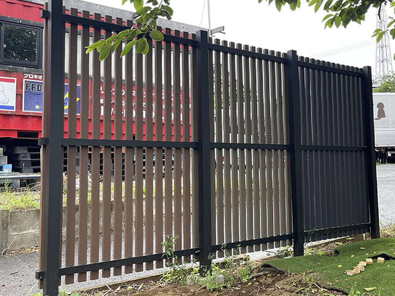 【人工木縦格子材】40×30×1810mm/株式会社エコウッド