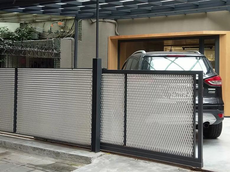 SKA 建設フェンス