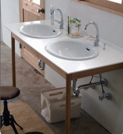 カウンター:カウンターセット[ツイン] E351480 / 洗面器:Mオーバル / E274210・ブランカ / 水栓:リズ混合栓 E250610・クローム / 水栓ハンドル:ピヴォ レバータイプII [アイボリー] E289050・クローム / 排水部品:Pトラップ32 EP17310・クローム / ポップアップ排水金具:EP17280/ 止水栓:アングル止水栓[理科型] EP17140 / essence / イブキクラフト