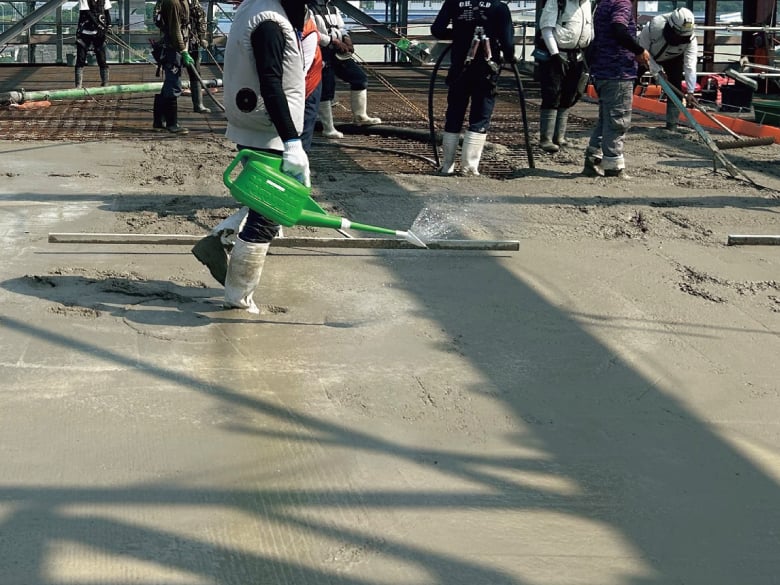 【浸透型コンクリート養生剤・助剤】 クーラントC