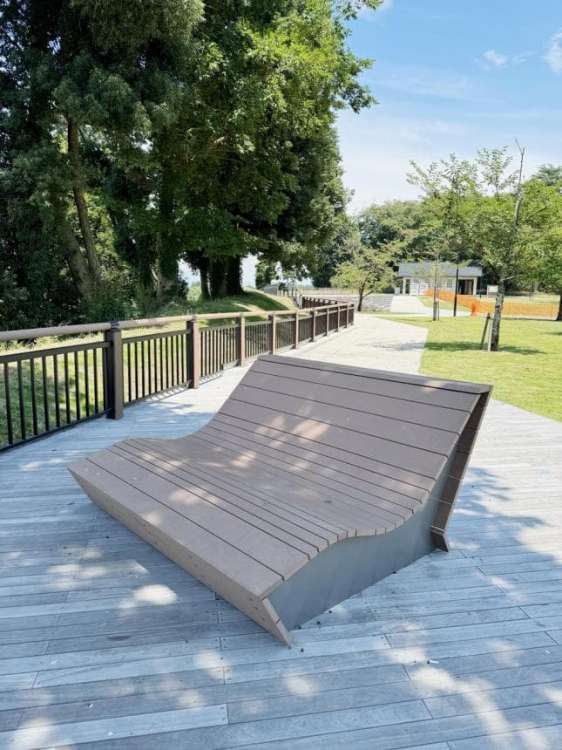 ハコ型ベンチ「ハコベン」 / 株式会社風憩セコロ