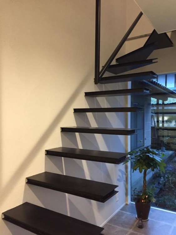 片持ち階段/福井アルミ工業株式会社