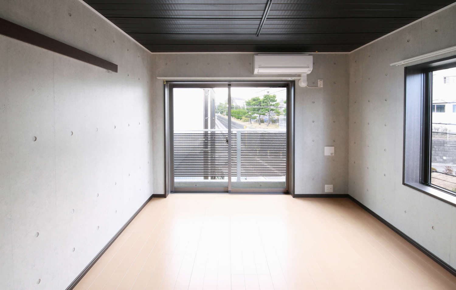 高断熱・高遮音!無足場施工可能!職人不足にピッタリ!「RC乾式外断熱ガンバリ工法」(特許登録多数)