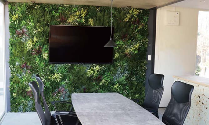 ～店舗演出に～人工壁面緑化パネル【ビスタフォリア®】