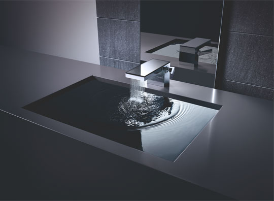 パウダーレインを搭載した洗面水栓「アクサーマイエディション」