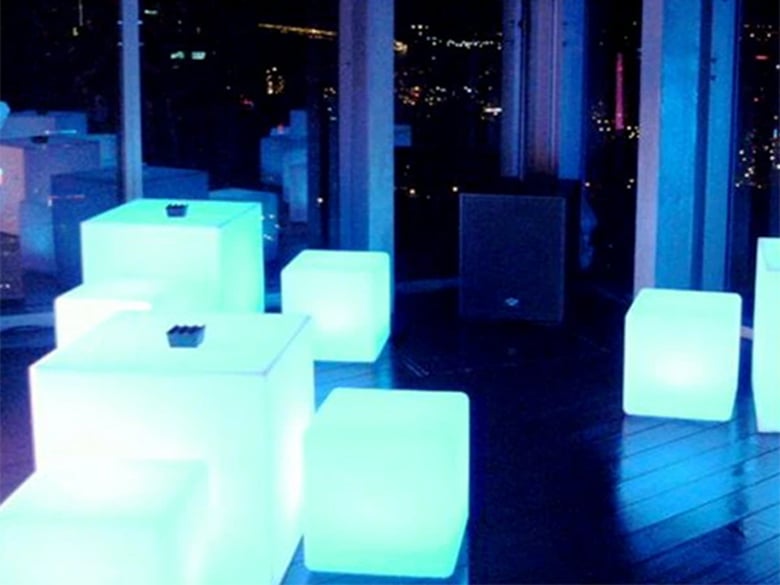 光るファニチャーシリーズ【CUBIX 60】(レンタルも可能)