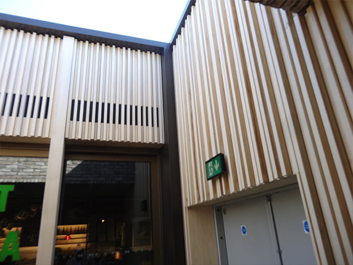 高耐久化天然木材「アコヤ」