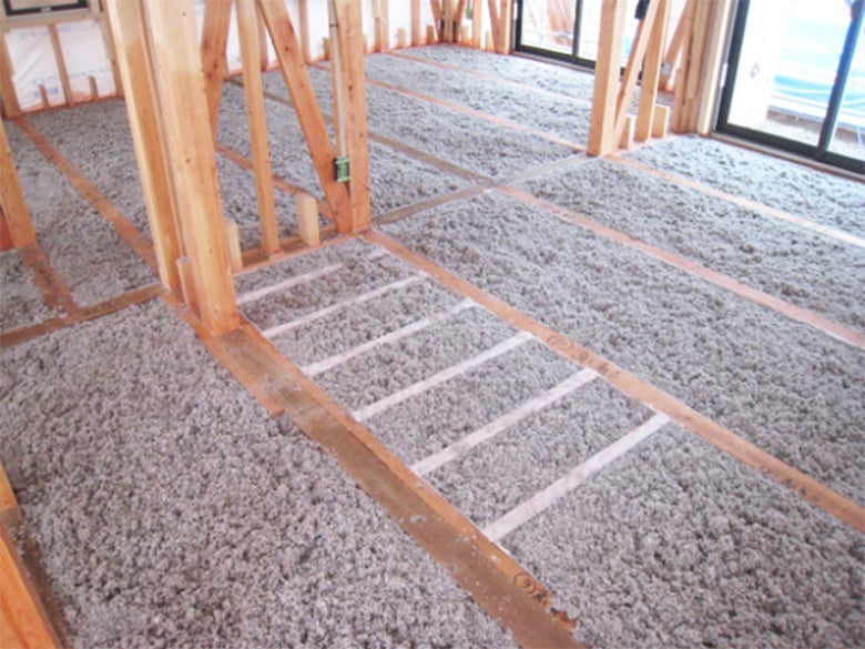 セルロース断熱材