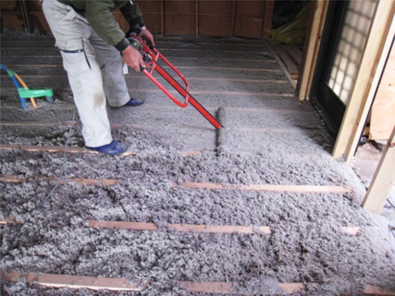 セルロース断熱材