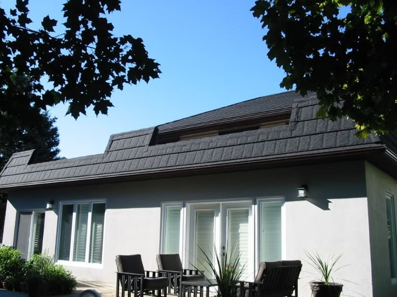 【スカイメタルルーフ】ストーンチップ鋼板屋根材