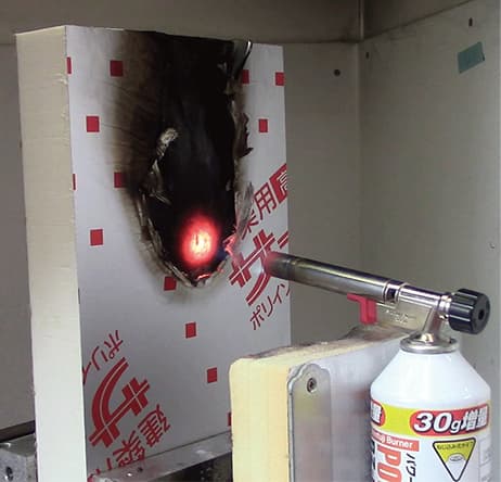 建築用高性能難燃断熱ボード【サーマックス】ポリイソシアヌレートフォーム(PIR)断熱ボード / 株式会社イノアックコーポレーション