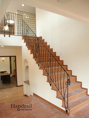 ロートアイアン内部階段 吹き抜け手摺 イヌイフュージョン株式会社 建築 設備 建材メーカー一覧 建材ナビ 建築材料 建築資材専門の検索サイト