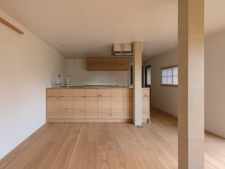 フローリング/アイオーシー株式会社