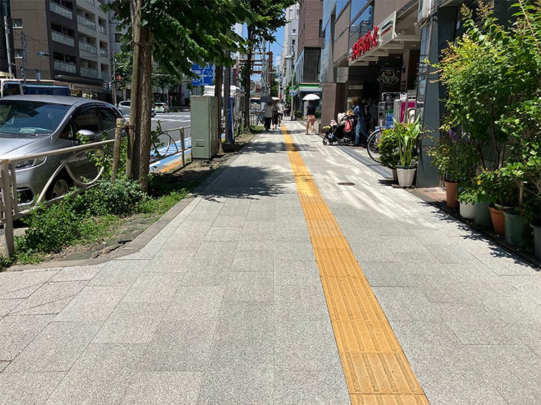 クララ / 株式会社イワタ