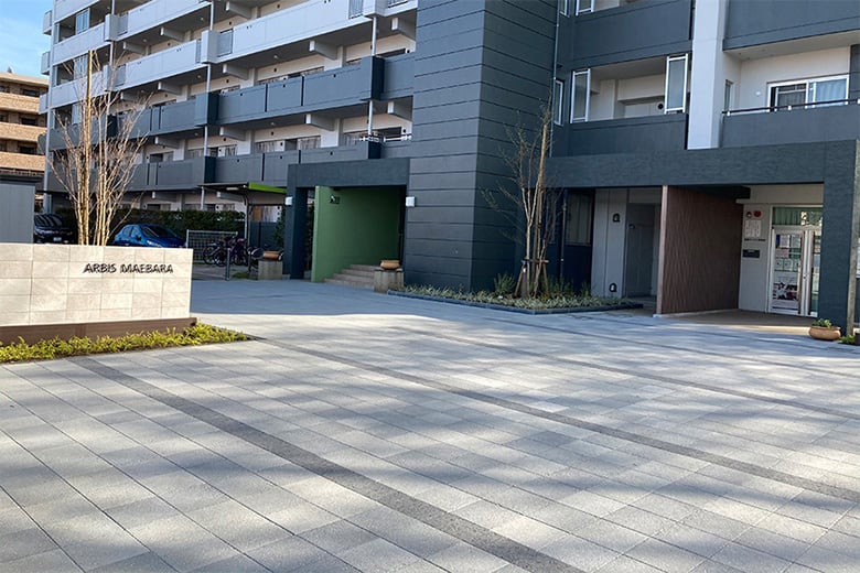 舗装ブロック【からっと】/株式会社イワタ