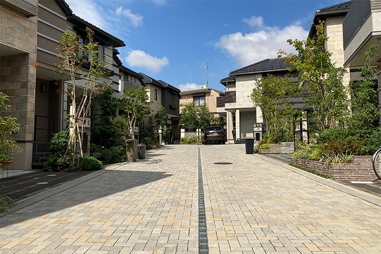 舗装ブロック【からっと】/株式会社イワタ