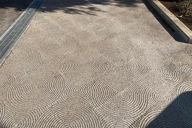 舗装ブロック【漣 -さざなみ- 】/株式会社イワタ