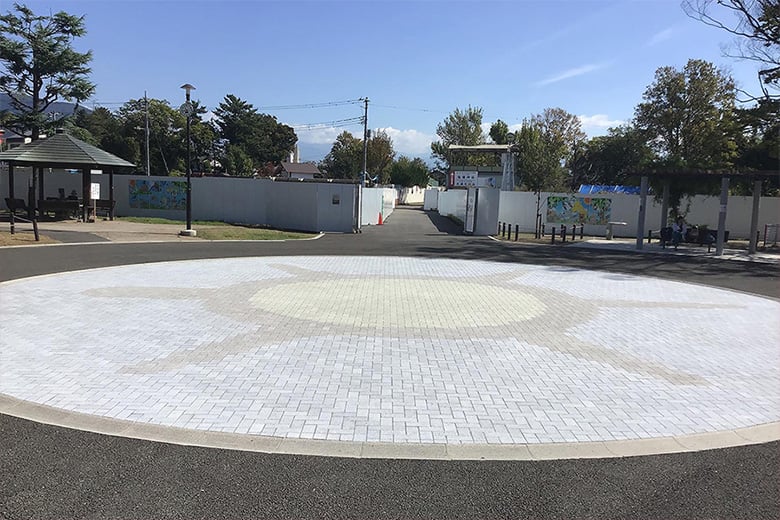 遮熱低熱平板【アースクルー25】/株式会社イワタ [株式会社イワタ]