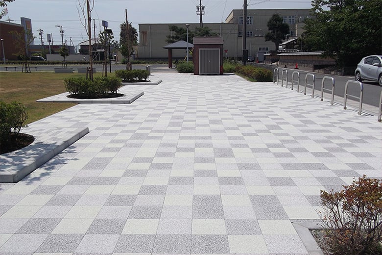 舗装ブロック【アースクルーLC】/株式会社イワタ